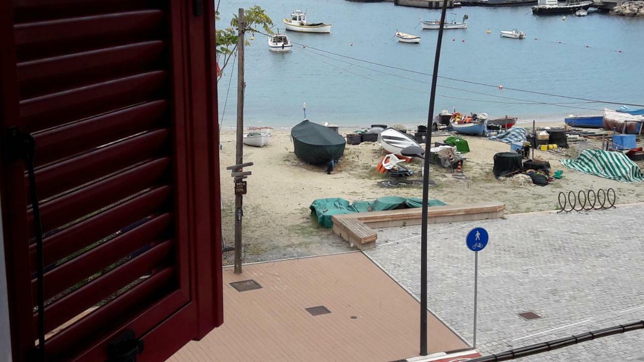 شقة Residenza Lux Fronte Mare فادو ليكوري المظهر الخارجي الصورة