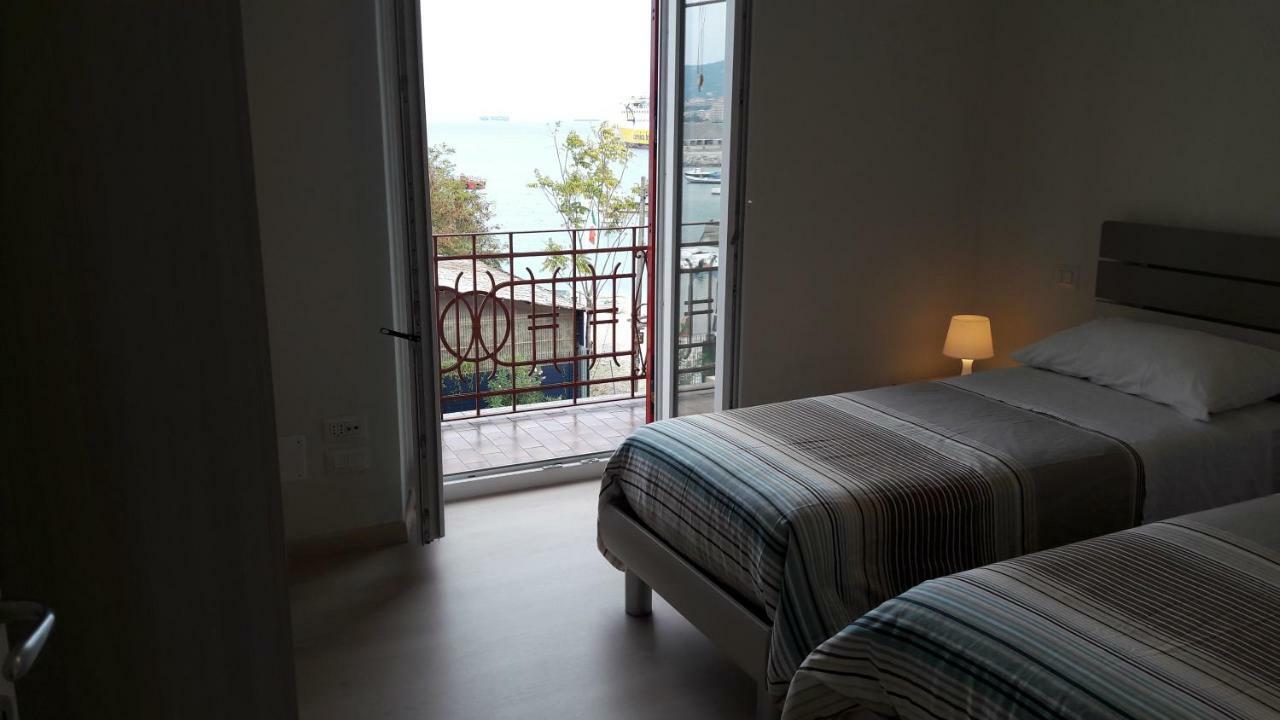 شقة Residenza Lux Fronte Mare فادو ليكوري المظهر الخارجي الصورة
